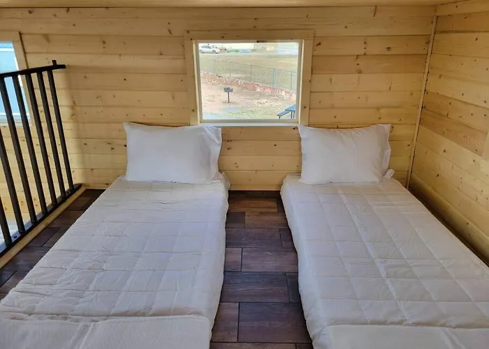037 Tiny Nr Grand Canyon South Rim Sleeps 8 *